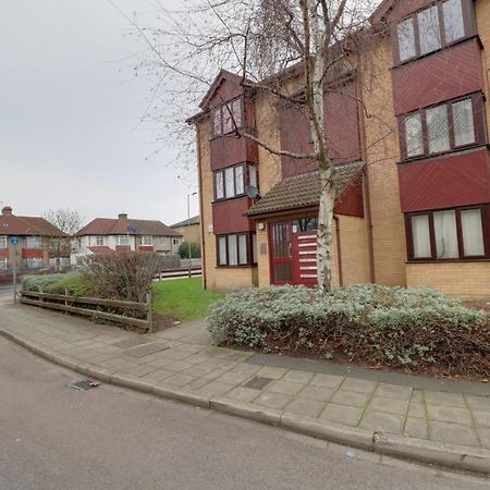 Luxury Studio Apartment Northolt  Exterior photo