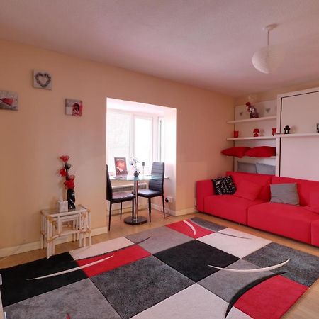Luxury Studio Apartment Northolt  Exterior photo