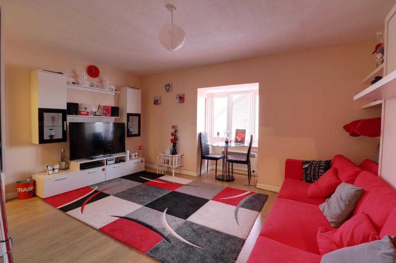 Luxury Studio Apartment Northolt  Exterior photo